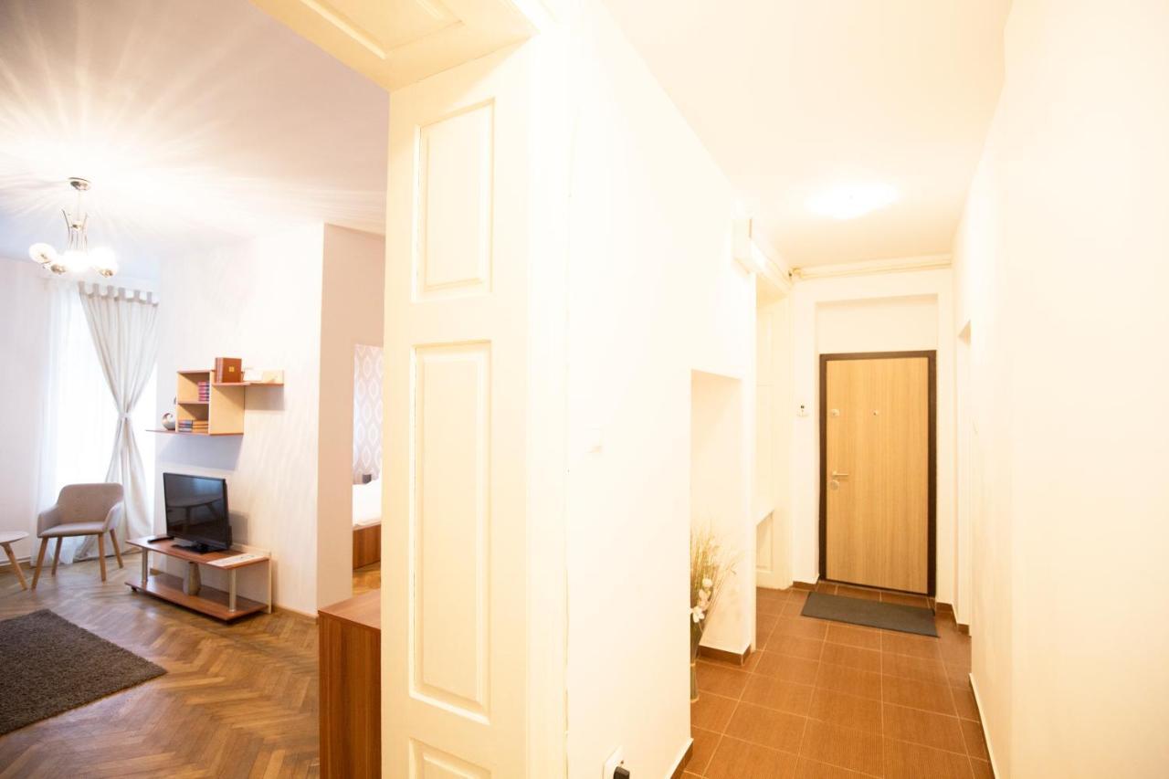 Sunny Old Town Apartment Braşov Eksteriør billede