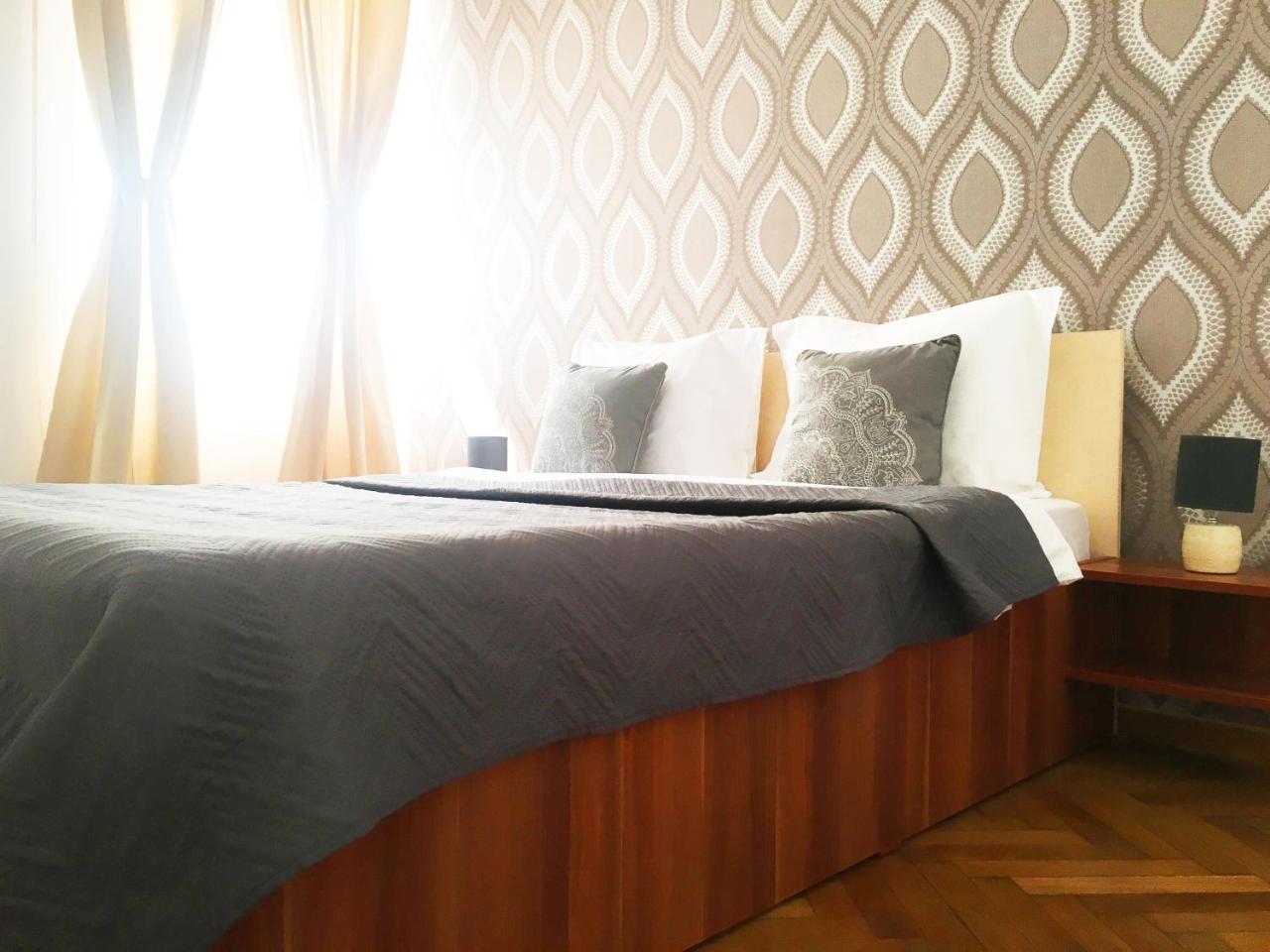 Sunny Old Town Apartment Braşov Eksteriør billede