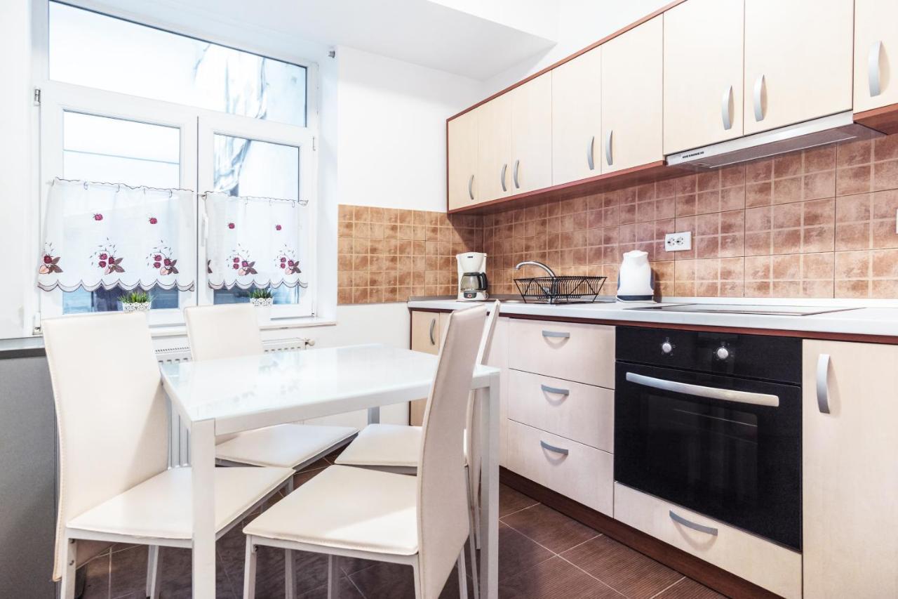 Sunny Old Town Apartment Braşov Eksteriør billede